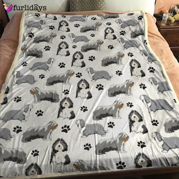 Dog Blanket – Dog Face Blanket – Dog Throw Blanket – Bearded Collie Paw Blanket – Furlidays