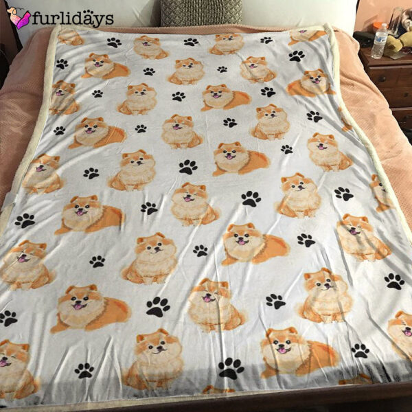 Dog Blanket – Dog Face Blanket – Dog Throw Blanket – Pomeranian Paw Blanket – Furlidays