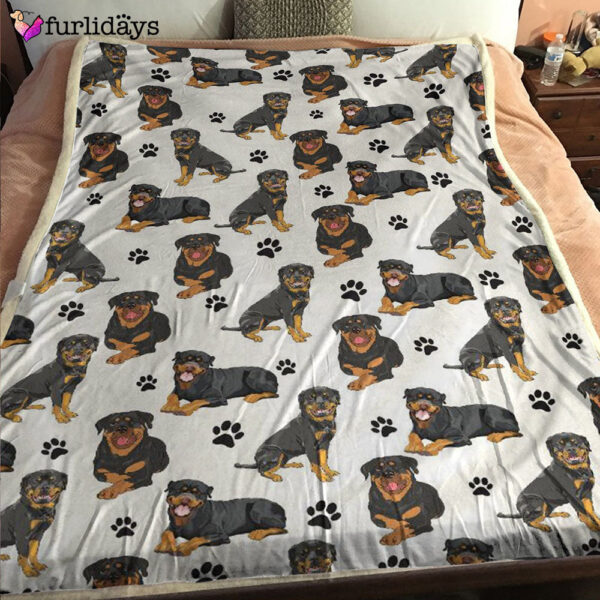 Dog Blanket – Dog Face Blanket – Dog Throw Blanket – Rottweiler Paw Blanket – Furlidays