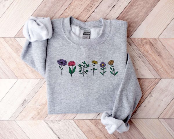 Embroidered Wildflower Sweatshirt, Botanical Sweatshirt, Gift For Mom