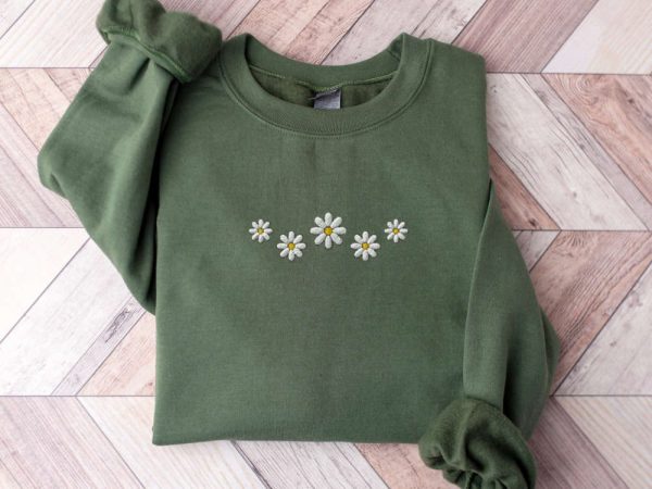 Embroidered Floral Daisy Sweatshirt, Daisy Crewneck Embroidery, Gift For Family