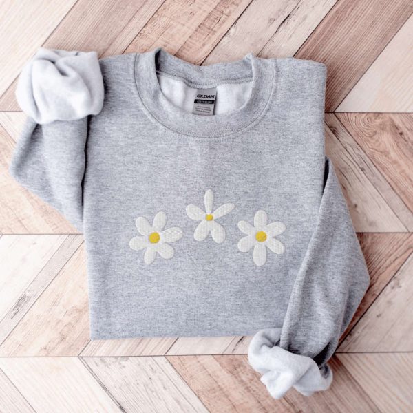 Daisies Sweatshirt, Embroidered Daisies Crewneck Sweatshirt For Flower Lover