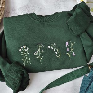 Cute Wildflowers Embroidered Crewneck Dark Green…