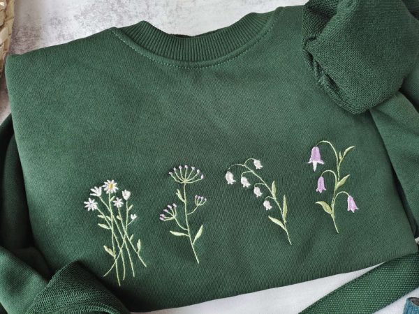 Cute Wildflowers Embroidered Crewneck Dark Green Daisy Sweatshirt, Gifts For Mom