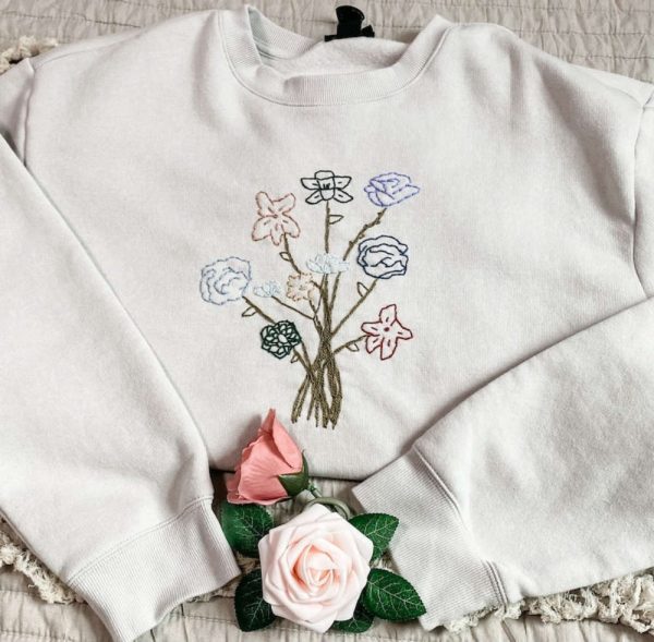 Birth Flower Embroidered Sweatshirt 2D Crewneck Sweatshirt Gift For Family