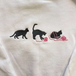 Cat with Yarn Embroidered Sweatshirt 2D Crewneck Sweatshirt For Women And Women