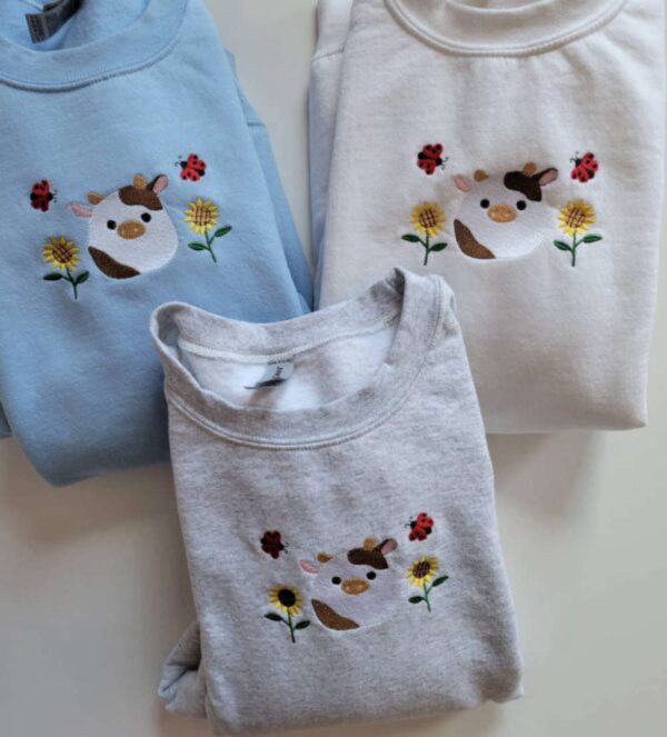 Cow Sunflower Embroidered Sweatshirt 2D Crewneck Sweatshirt Gift For Family