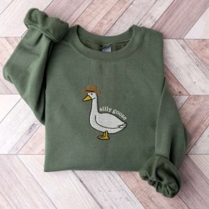 Cowboy Hat Embroidered Sweatshirt 2D Crewneck…