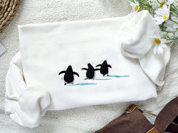 Cute Penguin Embroidered Sweatshirt 2D Crewneck SweatshirtFor Men And Women