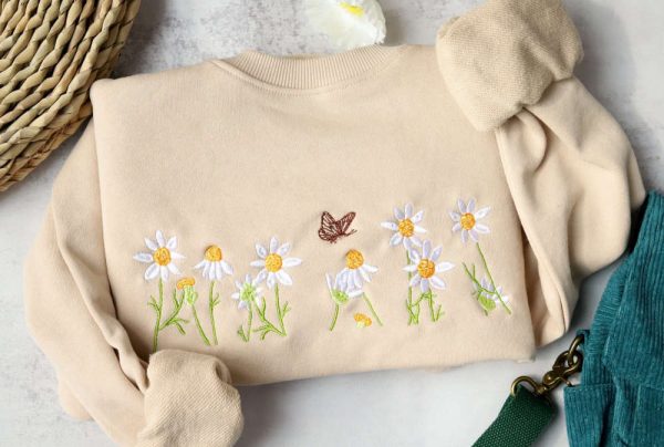 Daisies and butterfly Embroidered Sweatshirt 2D Crewneck Sweatshirt For Women And Women
