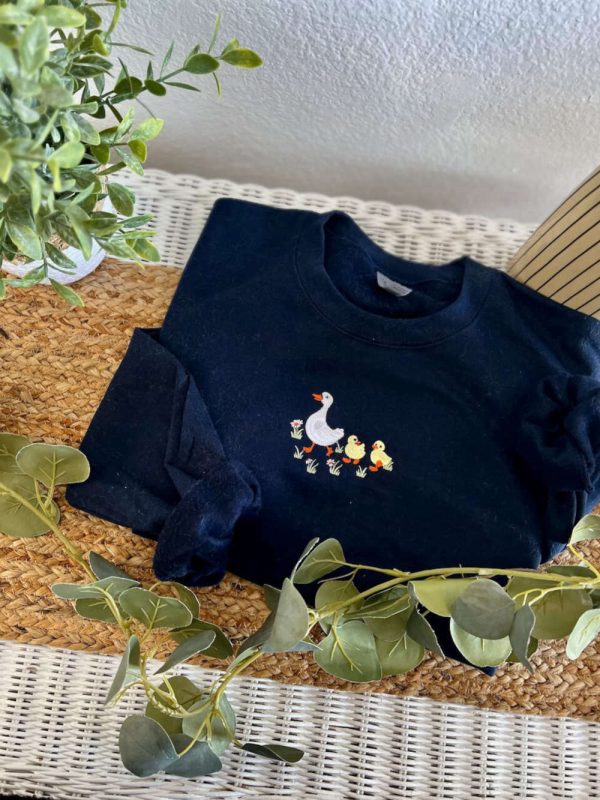 Duck Duck  Embroidered   Sweatshirt 2D Crewneck Sweatshirt For Men And Women