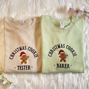 embroidered christmas cookie baker gingerbread sweatshirt embroidered christmas hoodie funny christmas sweatshirt crew neck sweatshirt 2.jpeg