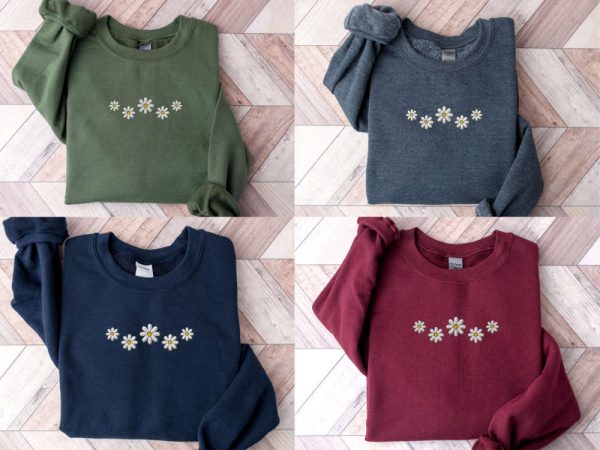 Embroidered Floral Daisy Sweatshirt, Embroidered Daisy Sweatshirt, Gift For Family