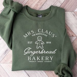 embroidered mrs claus gingerbread christmas sweatshirt christmas sweatshirt funny christmas xmas gift womens sweater retro christmas 1.jpeg