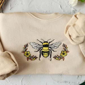 Floral Bee Embroidered Sweatshirt 2D Crewneck…