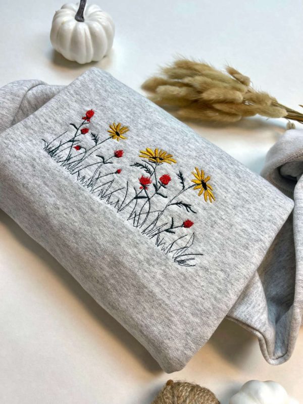 Floral Embroidered Sweatshirt 2D Crewneck Sweatshirt For Family