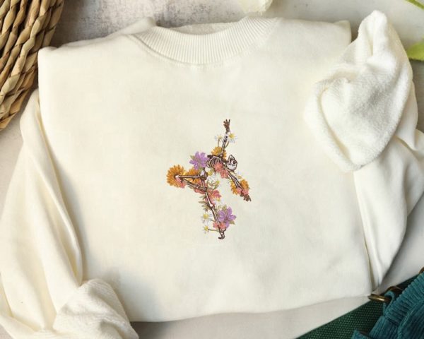 Floral Skeleton   Embroidered Sweatshirt 2D Crewneck Sweatshirt For Family