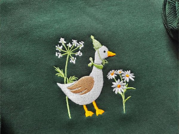 Goose and Daisy Embroidered Sweatshirt 2D Crewneck Sweatshirt Gift For Family