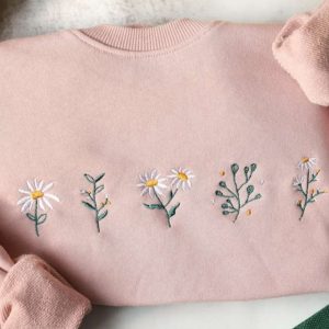 Lovely Daisy Embroidered Sweatshirt Crewneck Sweatshirt…