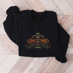 Moth Embroidered Sweatshirt 2D Crewneck Sweatshirt, For Men And Women