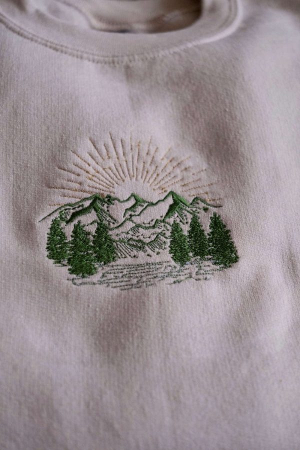 Outdoor Mountain Scenery Embroidered Sweatshirt 2D Crewneck Sweatshirt Best Gift For Family