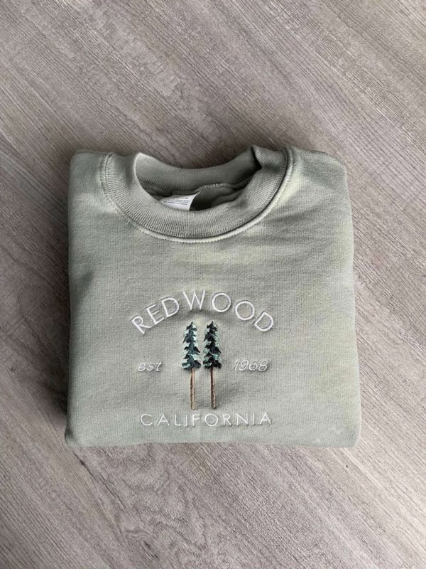 Redwood Embroidered Sweatshirt 2D Crewneck Sweatshirt Best Gift For Family