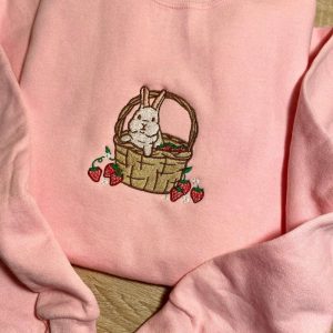strawberry basket bunny embroidered sweatshirt 2d crewneck sweatshirt for men and womensws3732 2.jpeg
