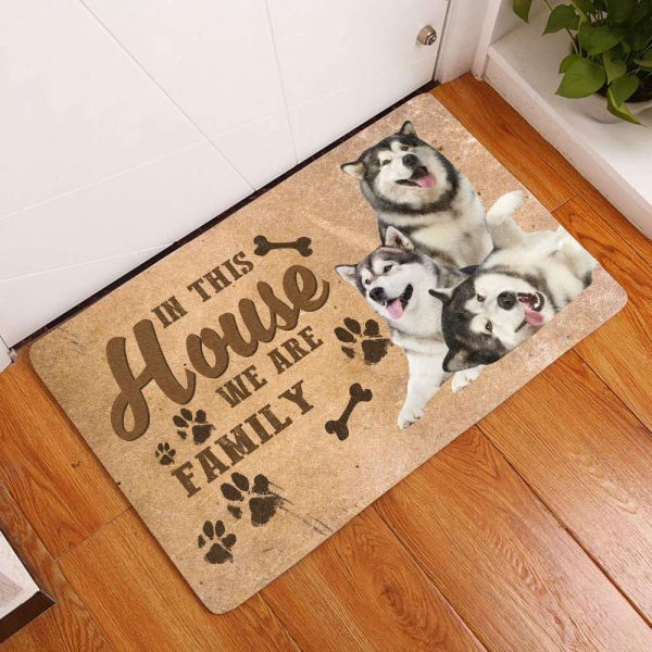 Amazing Alaskan Malamute Family Dog Doormat, Gift Decor Idea Doormat