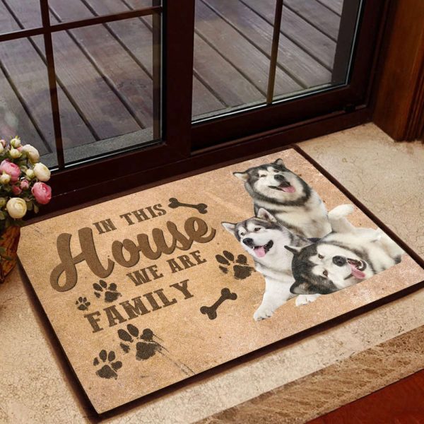 Amazing Alaskan Malamute Family Dog Doormat, Gift Decor Idea Doormat