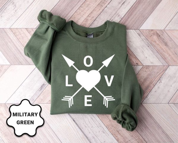 Cute Love Heart Sweatshirt, Valentines Sweatshirt, Valentines Day, Gift For Women