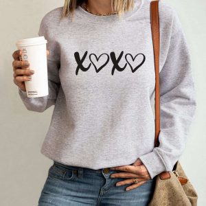 xoxo sweatshirt valentines sweater crewneck sweatshirt gift for women 2.jpeg
