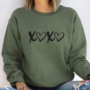 xoxo sweatshirt valentines sweater crewneck sweatshirt gift for women 3.jpeg