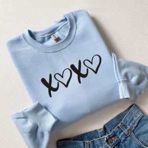 xoxo sweatshirt valentines sweater crewneck sweatshirt gift for women 4.jpeg