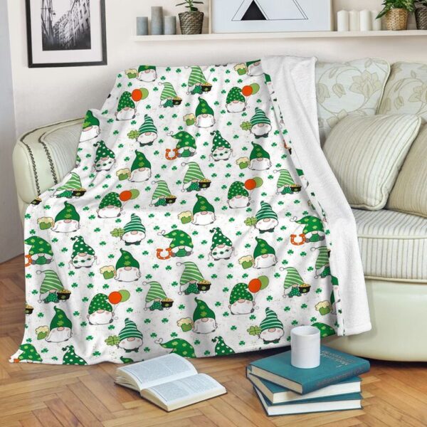 St Patrick’s Blanket, Cute Cartoon Gnomes Fleece Throw Blanket Gnome Pattern Patrick Day Theme Fleece Blanket