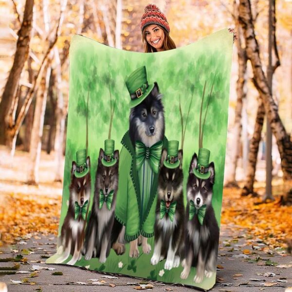 St Patrick’s Blanket, Finnish Lapphund Dogs Blanket Adorable Dogs Happy Saint Patrick’s Day March 17th Dog Lovers Club Gift Idea Fleece Blanket