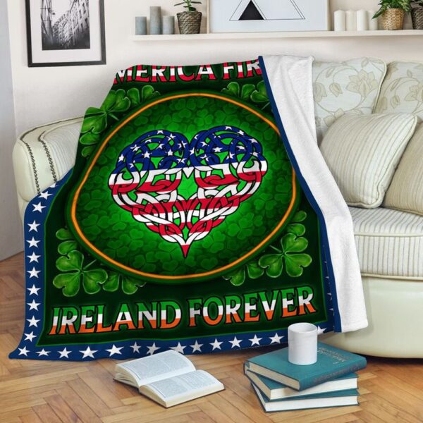 St Patrick’s Blanket, Irish America First Ireland Forever Shamrock Fleece Throw Blanket Patrick’s Day Gifts Fleece Blanket