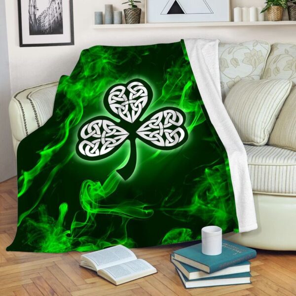 St Patrick’s Blanket, Irish Shamrock Smoke Fleece Throw Blanket Viking Knot Clover Printed Fleece Blanket