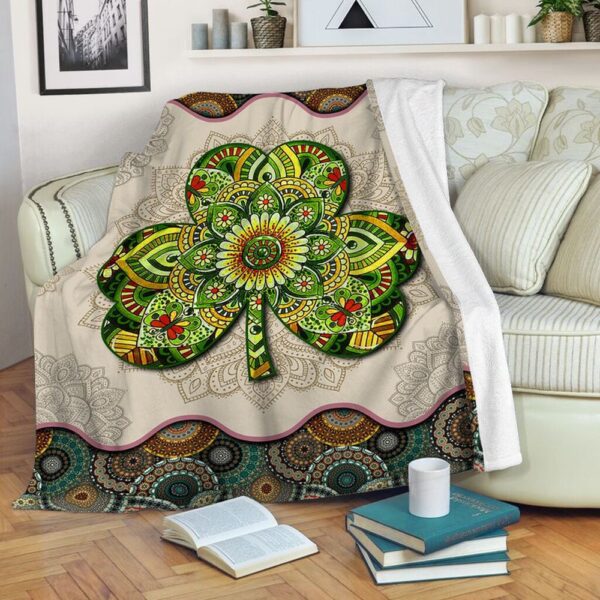 St Patrick’s Blanket, Irish Shamrock Vintage Mandala Fleece Throw Blanket Viking Mom Grandma Presents Fleece Blanket